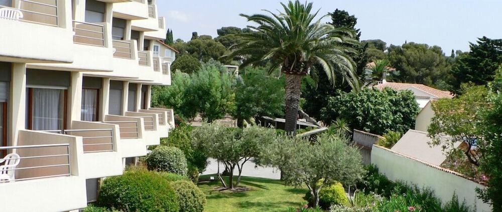 Hotel Brise De Mer - Piscine Interieure & Exterieure Saint-Raphaël Exterior foto