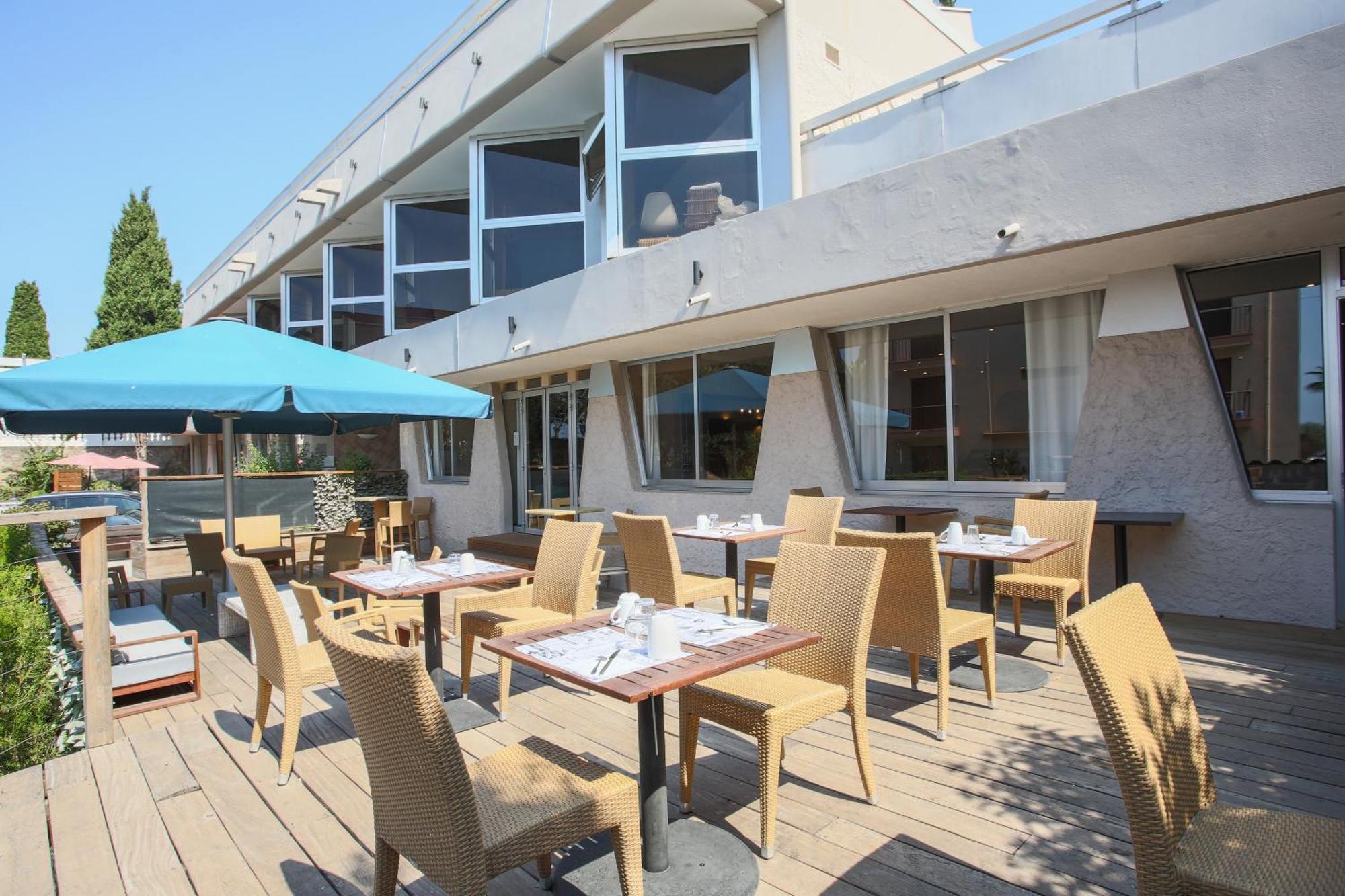 Hotel Brise De Mer - Piscine Interieure & Exterieure Saint-Raphaël Exterior foto